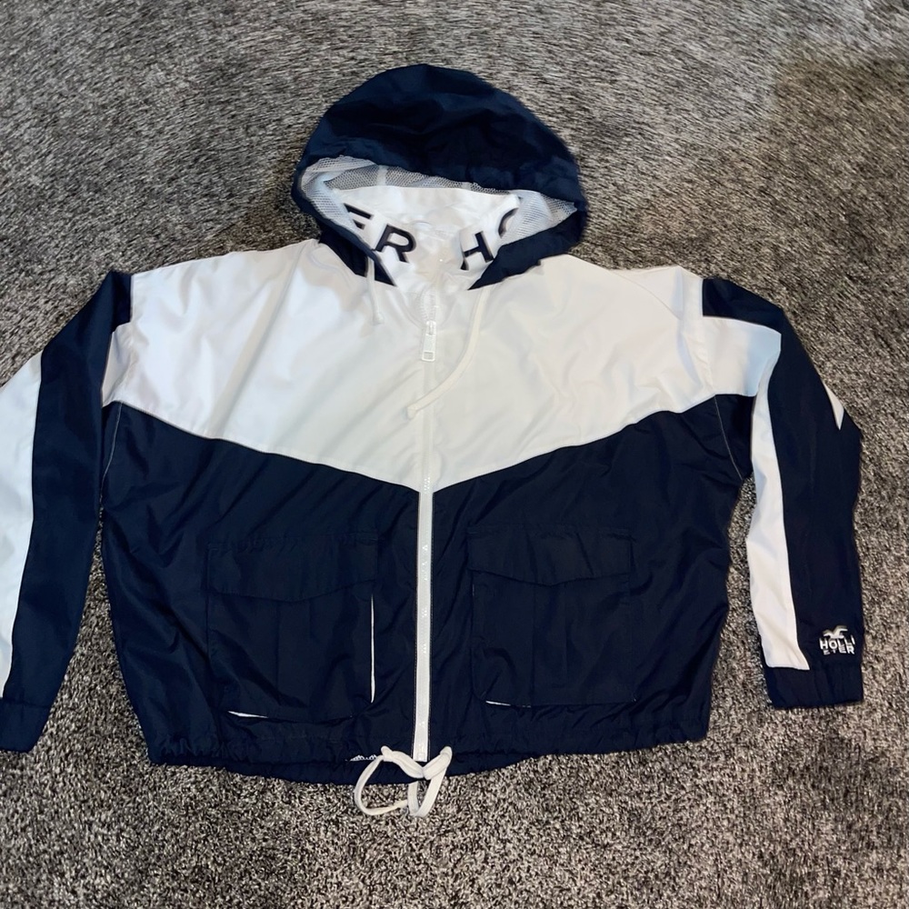 Women’s Hollister wind breaker XL brand new without tags